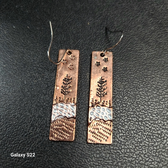 Copper Earrings Hand Pounded Copper Dangle Earrings River Big Tree Stars NWT - Picture 6 of 7